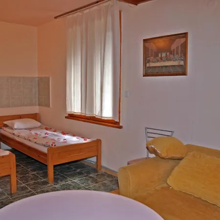 Hotel Alen Mak *