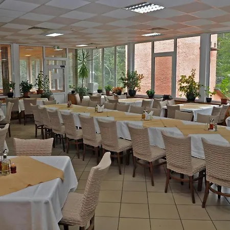 Hotel Alen Mak *